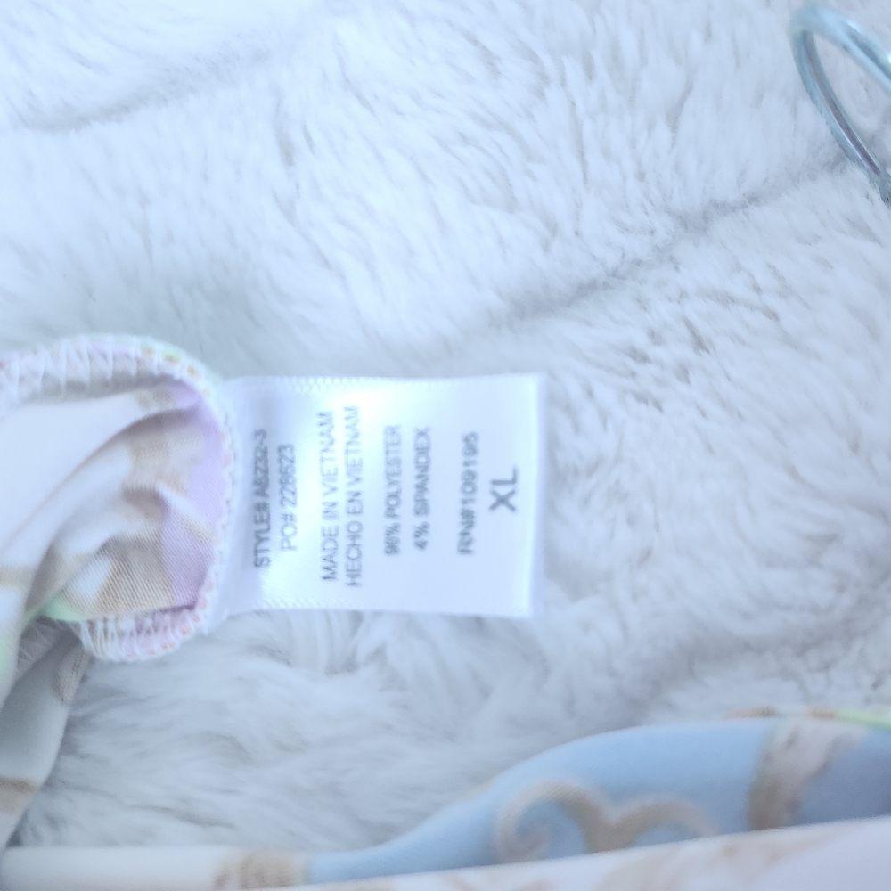 Button down designer like shirt - Picture 6 of 6